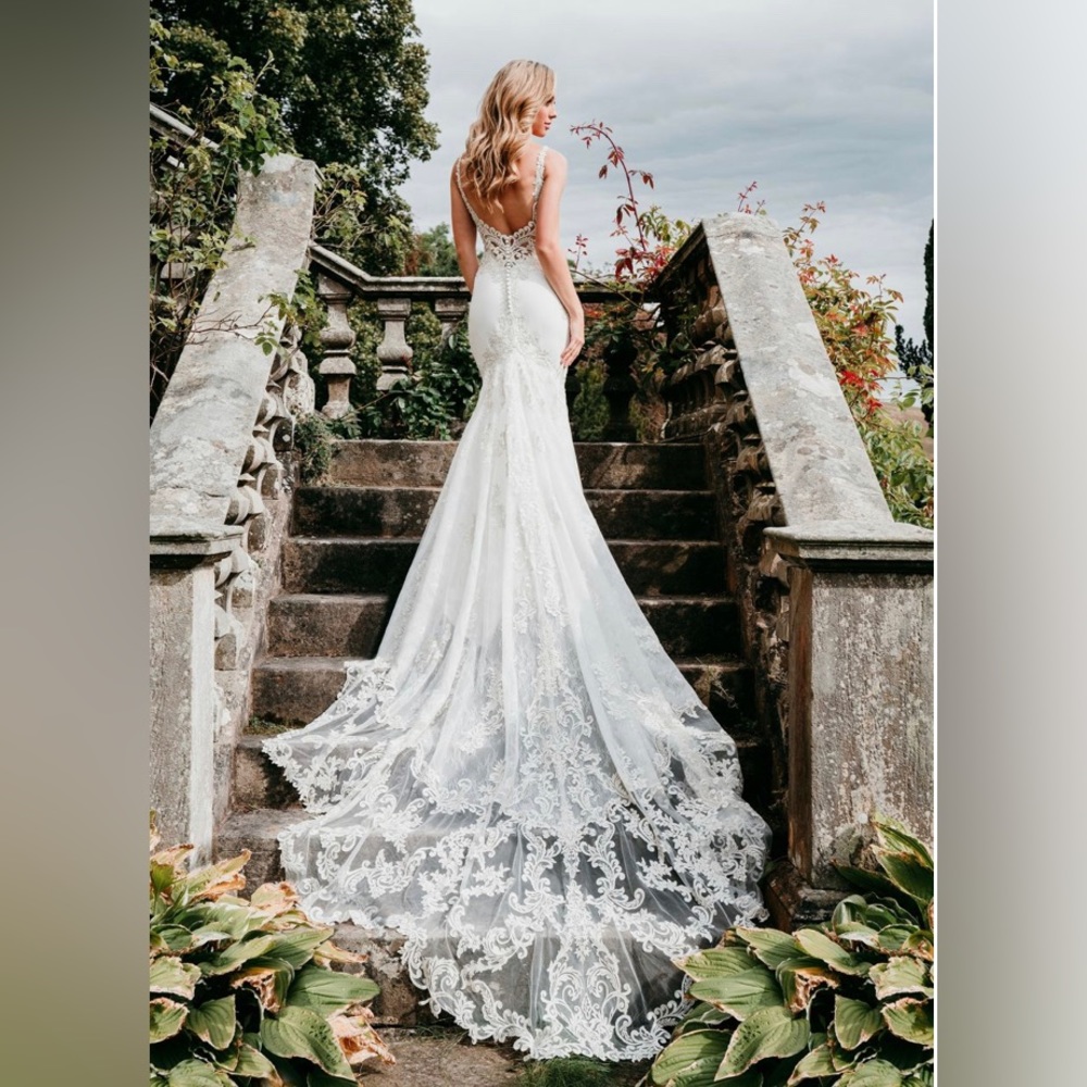 NWT Allure Couture Wedding Dress